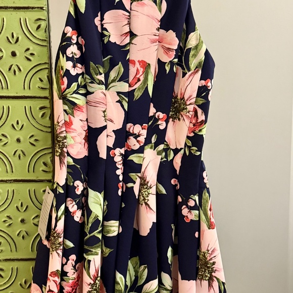 Vince Camuto DRESS - Picture 3 of 5